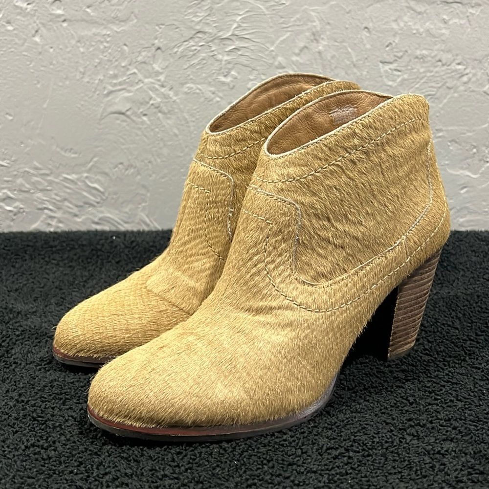 🔥🔥 UGG Australia CHARLOTTE Moon Tan Calf Hair Heeled Bootie Ankle Boots Sz 7.5
